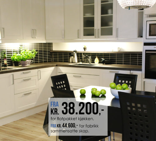 Et bilde av hvitt, profilert Nordsjøkjøkken med tykk ramme. Pris fra kr. 38.200 for flatpakket kjøkken.